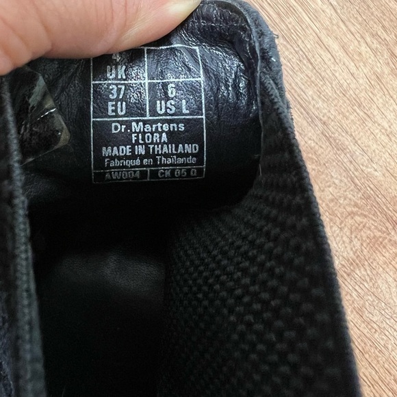 Dr Martens FLORA SNAKE-PATTERN CHELSEA BOOTS BLACK - Picture 10 of 10